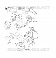 CACHE LAT&Eacute;RAL/GARDE CHAINE pour Kawasaki VN2000 CLASSIC 2009