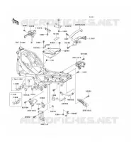PIECE DE CADRE (COUVERTURE) pour Kawasaki ZZR600 2004